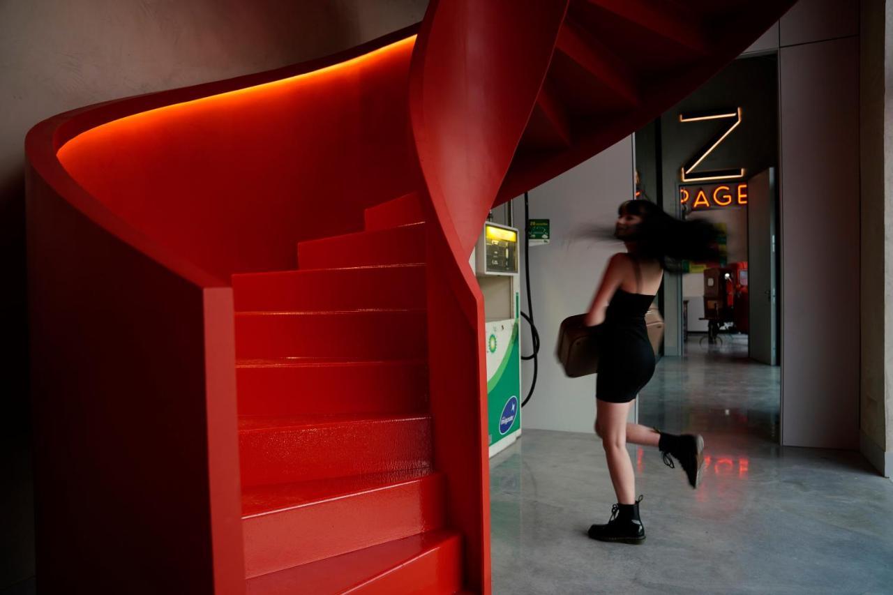 Zero Box Hotel